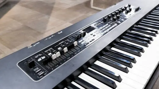 Yamaha - CK88 88-Key Weighted Hammer Action Stage Piano w/Speakers - Black 2